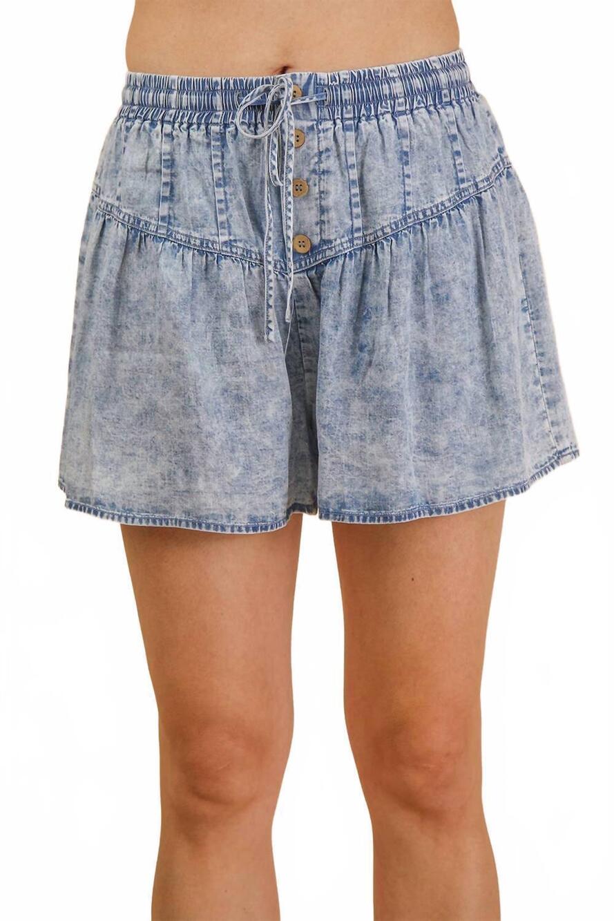 NEW VERY J whitney washed chambray button down flare shorts in light indigo